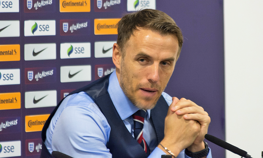 Frauenfußball Magazin EnglandCoach Neville vor Abschied