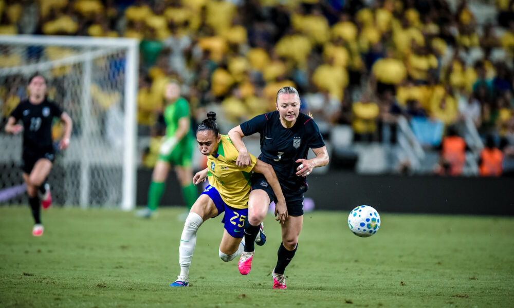 USA besiegt Brasilien trotz acht roter Karten